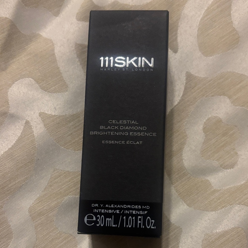 111SKIN Black Diamond Essence with Silver Text